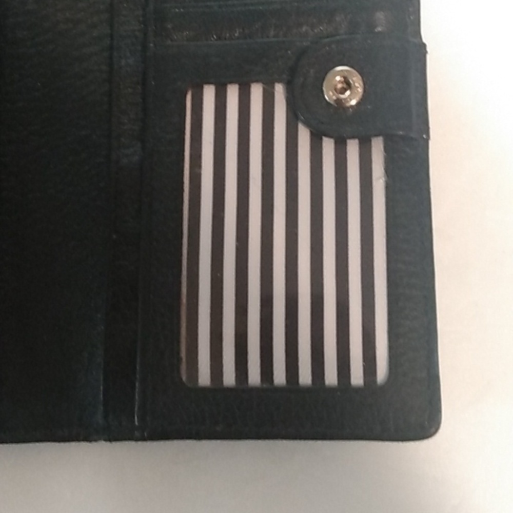 Kate Spade Wallet - Picture 6 of 8